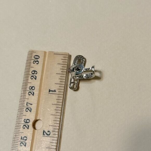 Safety pin ear cuff N711 - Picture 4 of 4